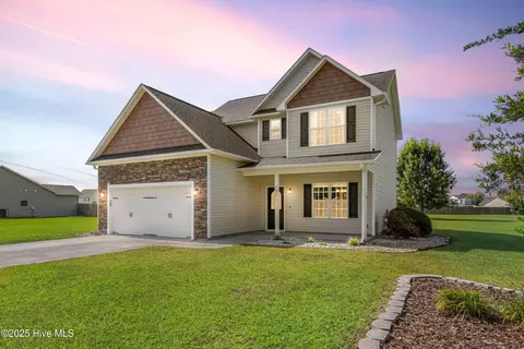 131 Buckhaven Dr, Richlands, NC 28574