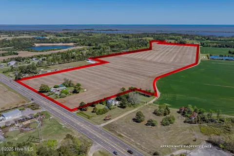 7267 Caratoke Hwy, Jarvisburg, NC 27947