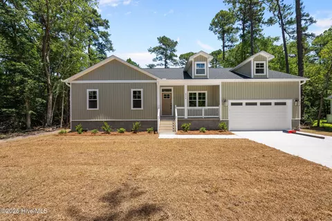 904 Nautilus Ct, New Bern, NC 28560