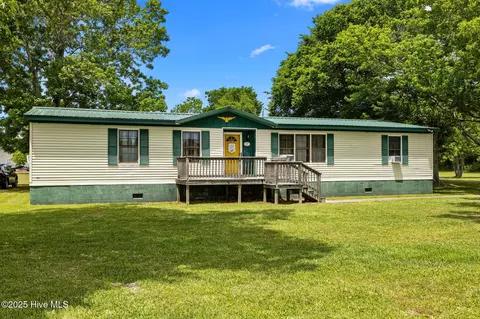 127 Arthur Rd, Beaufort, NC 28516