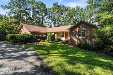 115 Baker Cir, West End, NC 27376