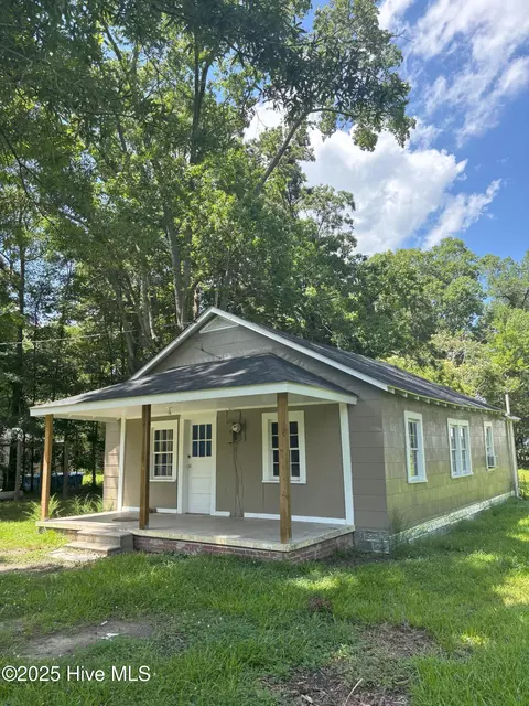 105 Cranberry St, Plymouth, NC 27962
