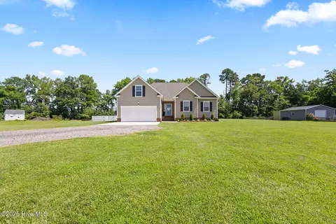 1847 Tulls Creek Rd, Moyock, NC 27958