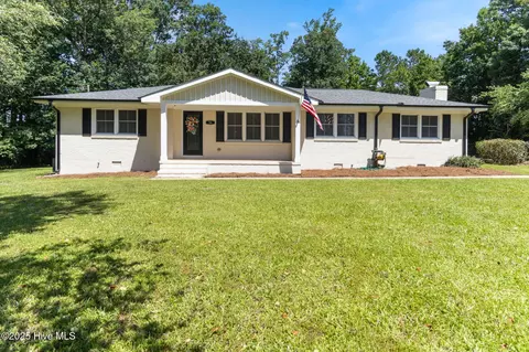 56 Gibson Dairy Rd, Elizabethtown, NC 28337