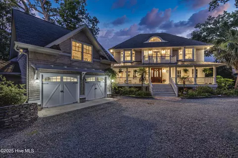 318 Cabbage Inlet Ln, Wilmington, NC 28409