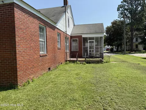 404 Broad St, Aulander, NC 27805 photo 5