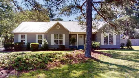 154 Tella Dr, Southern Pines, NC 28387
