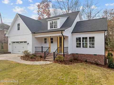1165 Burning Tree Rd, Pinehurst, NC 28374