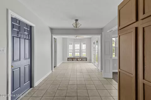 Entry Way - 324 Foxridge Ln, Hubert, NC 28539 photo 1 of 1