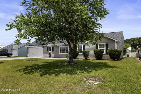 Exterior - 324 Foxridge Ln, Hubert, NC 28539 photo 2 of 8