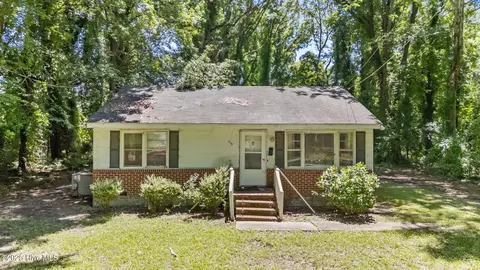 115 Dr M L King Jr Ave, Enfield, NC 27823