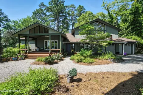 1603 Rivershore Rd, Elizabeth City, NC 27909