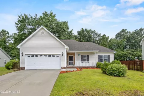 102 Brookside Ct, Jacksonville, NC 28546