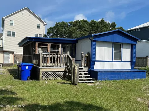 1513 Bonito Ln, Carolina Beach, NC 28428
