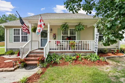 207 Cherry Rd, Southport, NC 28461