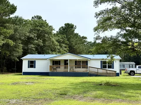 184 Hardison Rd, Holly Ridge, NC 28445