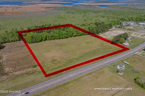 5720 Caratoke Hwy, Poplar Branch, NC 27965