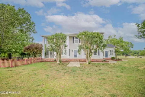 13341 Barnes Bridge Rd, Laurinburg, NC 28352