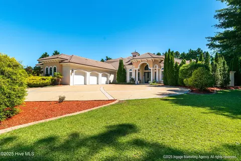 3801 Charleston Ct, Greenville, NC 27834