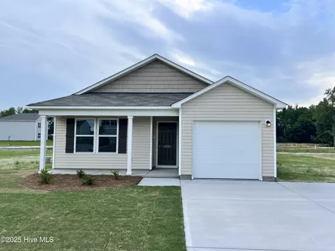 114 Trotline St, Grifton, NC 28530
