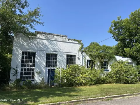 507 Mckay St, Laurinburg, NC 28352