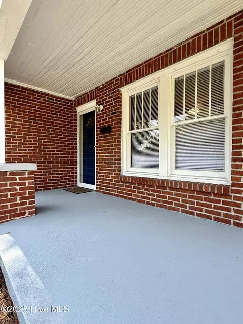 603 E 8th St, Washington, NC 27889 photo 4