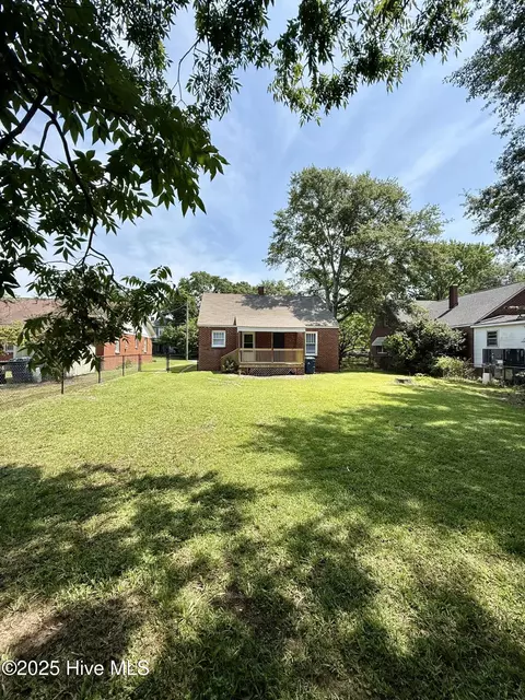 603 E 8th St, Washington, NC 27889 photo 8