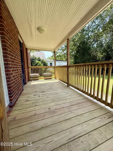 603 E 8th St, Washington, NC 27889 photo 6
