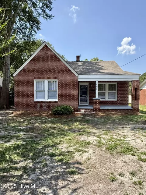 603 E 8th St, Washington, NC 27889