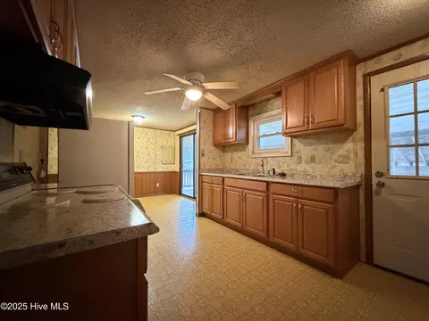 2537 Whichards Beach Rd, Chocowinity, NC 27817 photo 12