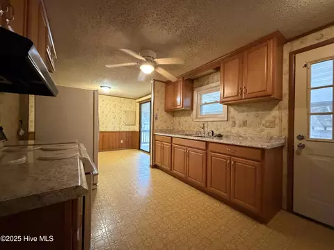 2537 Whichards Beach Rd, Chocowinity, NC 27817 photo 13