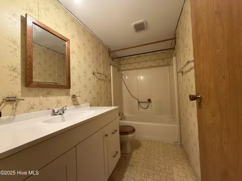 2537 Whichards Beach Rd, Chocowinity, NC 27817 photo 8