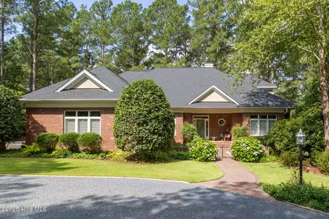 24 Mcmichael Dr, Pinehurst, NC 28374
