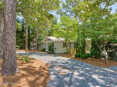 2670 Longleaf Dr SW, Pinehurst, NC 28374