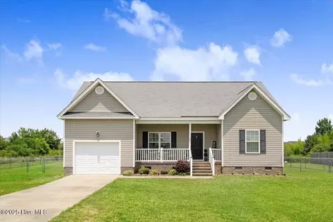 105 Kenison Way, Pikeville, NC 27863