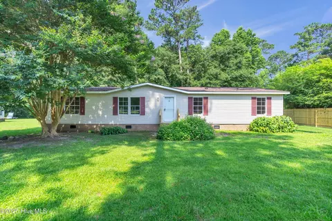 120 Bellhammon Forest Dr, Rocky Point, NC 28457