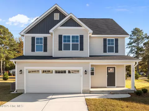 709 Oleander Dr, Greenville, NC 27858