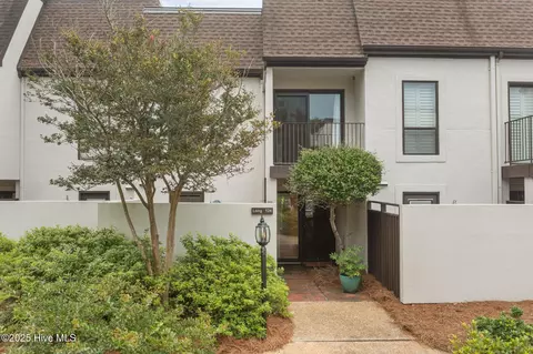 124 Hatteras Ct, Morehead City, NC 28557