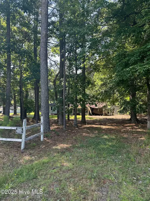 69 Gates Forest Rd, Eure, NC 27935