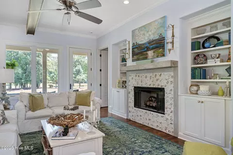 Living - 192 Long Leaf Dr, Wallace, NC 28466 photo 2 of 3