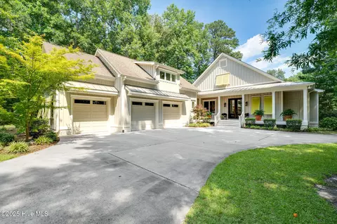 192 Long Leaf Dr, Wallace, NC 28466