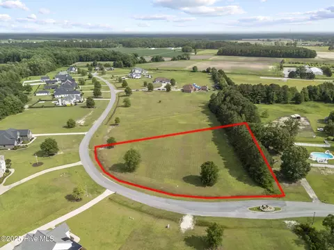 46 Fox Hollow Dr, Ayden, NC 28513
