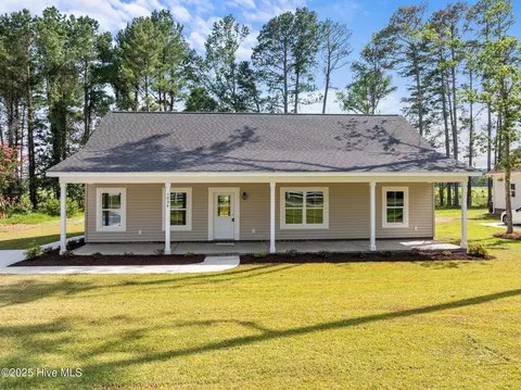 1034 Powers Ln, Winterville, NC 28590