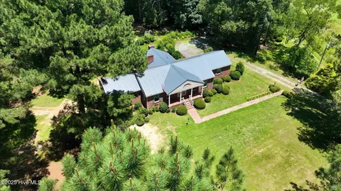900 George P Rd, Robbins, NC 27325