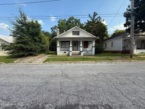 1519 Broad St, Greenville, NC 27834