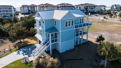 6 Cape Ln, North Topsail Beach, NC 28460