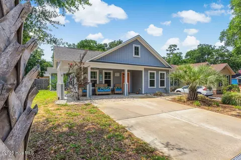 227 NE 38th St, Oak Island, NC 28465