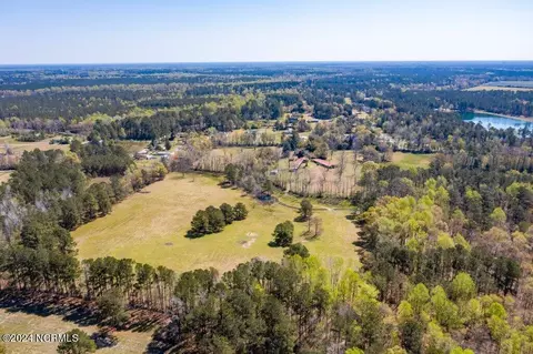 884 Cheshire Rd, Rocky Point, NC 28457