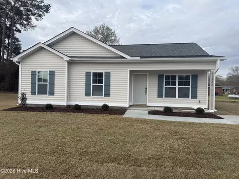 702 Pope St, Grifton, NC 28530