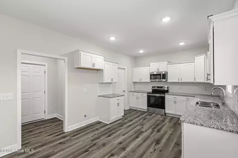 Kitchen - 770 Aria Ln, Hubert, NC 28539 photo 2 of 3